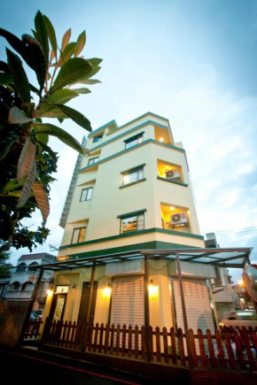 Гостиница Royal B&B  Хуален